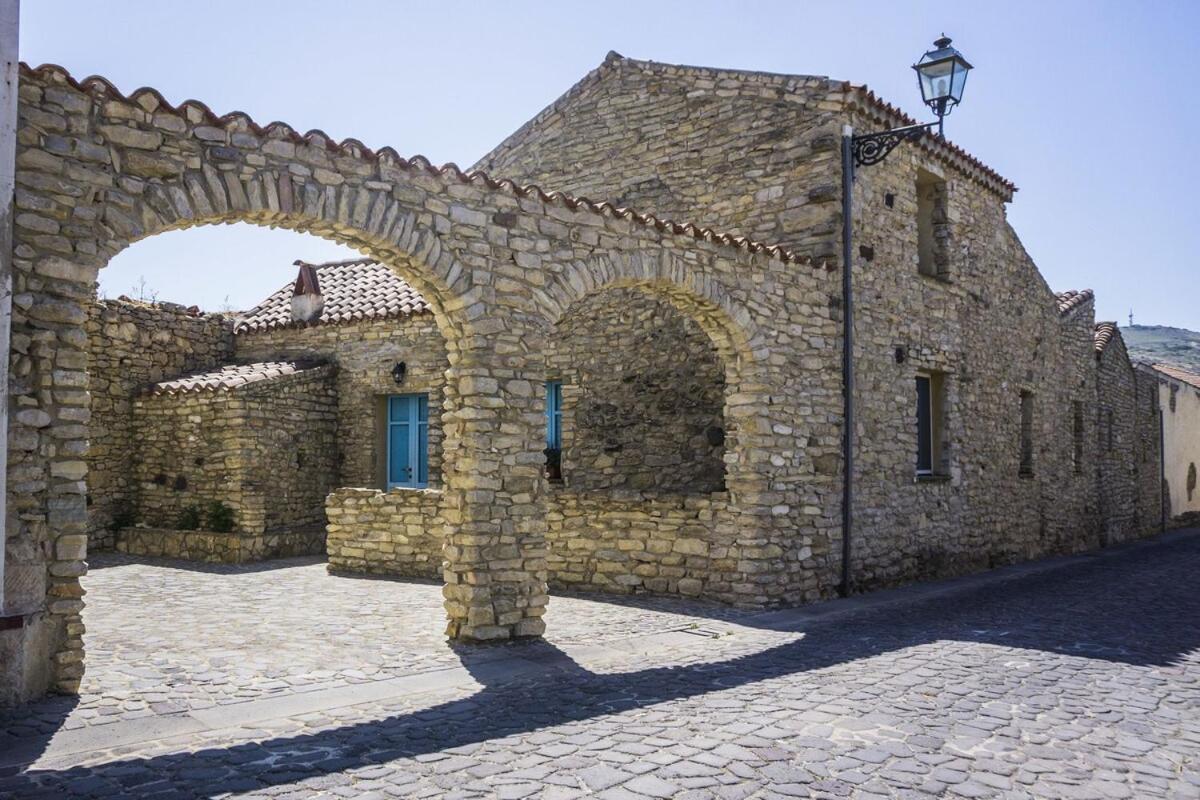 Albergo Diffuso Il Mandorlo Baressa Bagian luar foto
