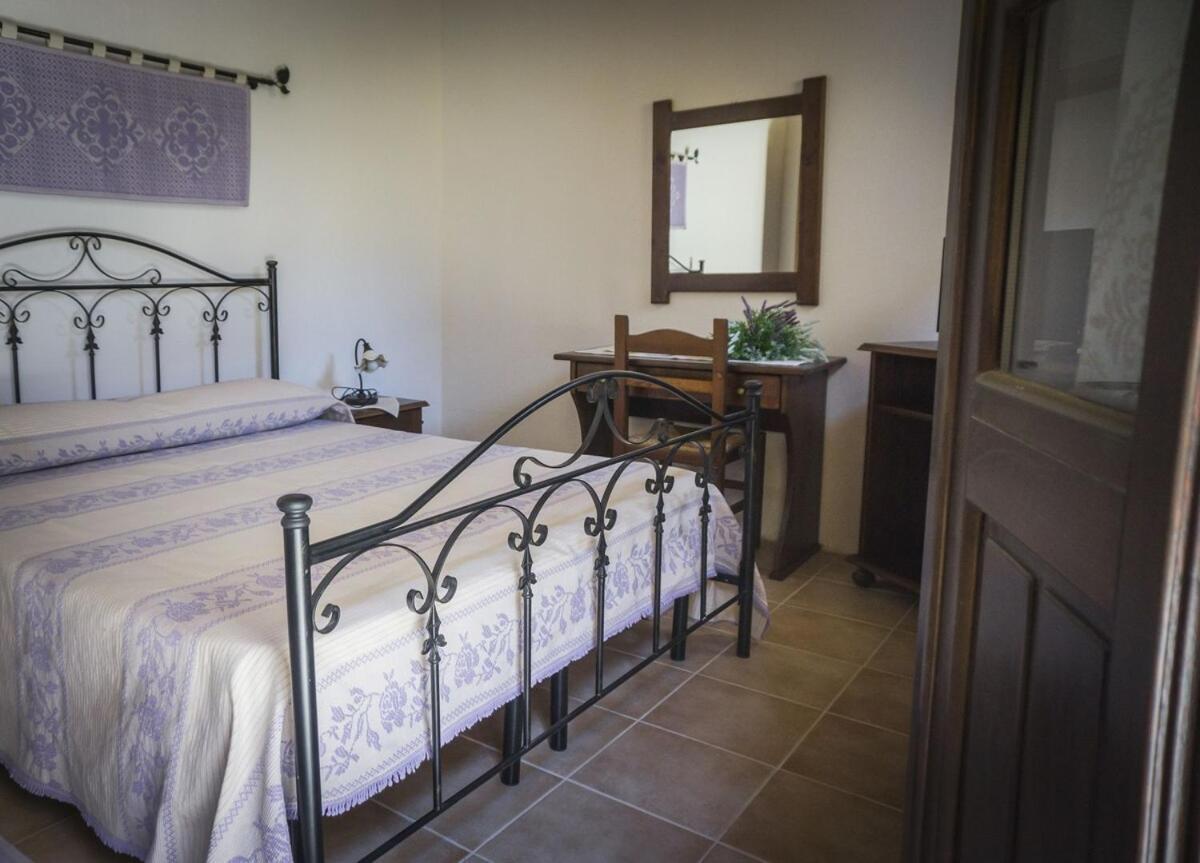 Albergo Diffuso Il Mandorlo Baressa Bagian luar foto
