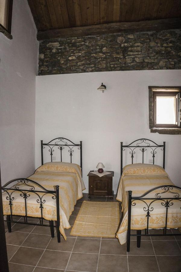 Albergo Diffuso Il Mandorlo Baressa Bagian luar foto