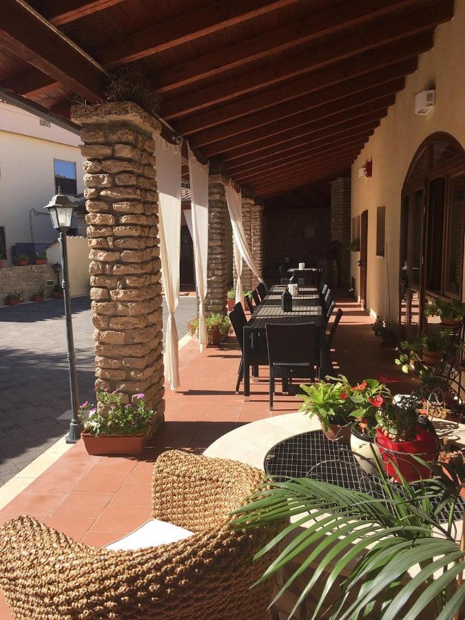 Albergo Diffuso Il Mandorlo Baressa Bagian luar foto