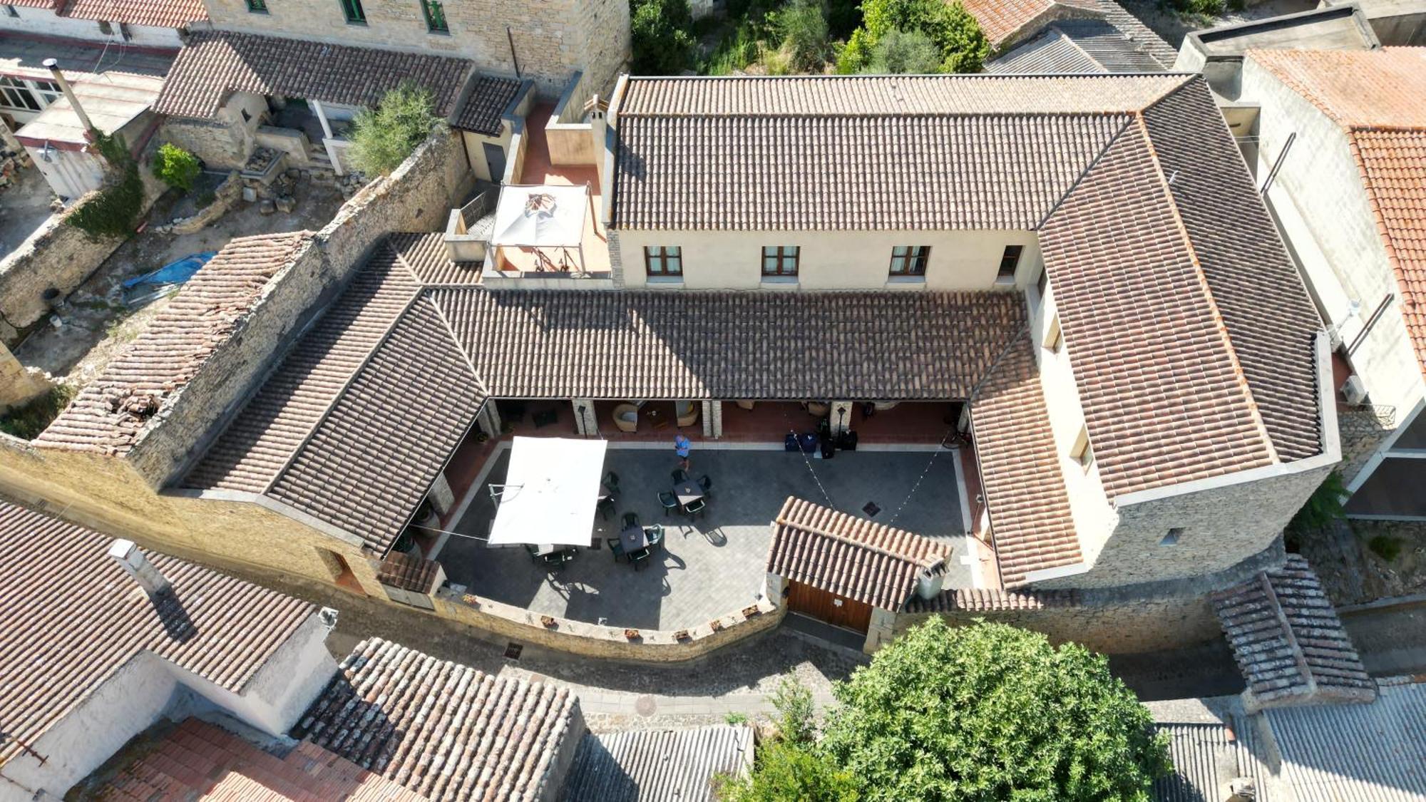 Albergo Diffuso Il Mandorlo Baressa Bagian luar foto