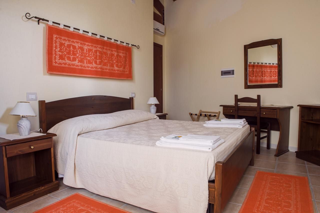 Albergo Diffuso Il Mandorlo Baressa Bagian luar foto